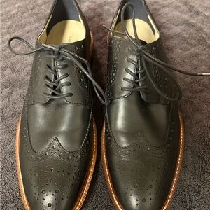 Men’s Banana Republic Black Leather Dress Shoes with Brown Welt Size 8.5